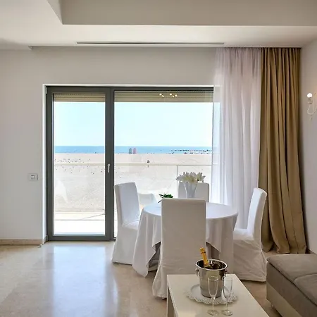 Caelia Dana Mamaia